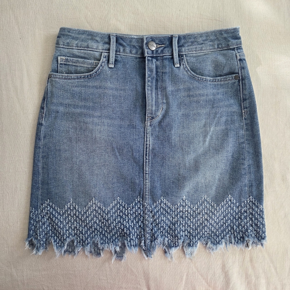Sam Edelman The Jenny Skirt Denim Frayed Hem Mini 28 Inch Waist Size 26 Tag - Picture 2 of 14